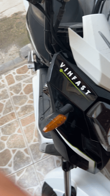 Xe máy điện VinFast Impes Trắng đen Mới. Mua bán Xe máy tại Thành phố Thủ Đức Tp Hồ Chí Minh được đăng bởi Thích thì nhắn mình  hình 1