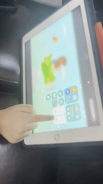Apple iPad Gen 8 32GB 5G Vàng kèm phím logitech💗💓. Mua bán Máy tính bảng tại Quận 3 Tp Hồ Chí Minh được đăng bởi Vũ Bùng Binh  hình 1