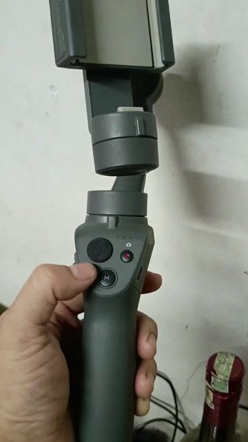 Gimbal DJI Osmo Mobile 2 Xám Hỏng. Mua bán Phụ kiện (Màn hình, Chuột...) tại Quận Bình Tân Tp Hồ Chí Minh được đăng bởi đức kien hình 1