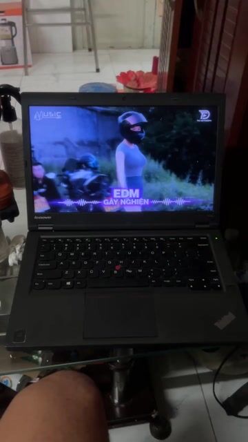 nhỏ em mới tặng laptop còn dư 1 cái anh em nào thi. Mua bán Laptop tại Quận 8 Tp Hồ Chí Minh được đăng bởi nguyen huu thien hình 1