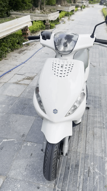 Piaggio Zip Trắng 100cc xe đẹp chính chủ chạy bốc. Mua bán Xe máy tại Quận Nam Từ Liêm Hà Nội được đăng bởi An Nhiên Nguyễn hình 1