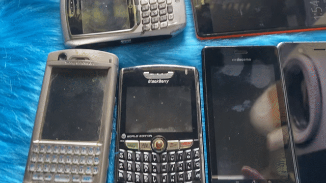 Sony Ericsson P990i Bạc Giao Lưu. Mua bán Điện thoại tại Thành phố Thủ Đức Tp Hồ Chí Minh được đăng bởi HD MEDIA HCM hình 1