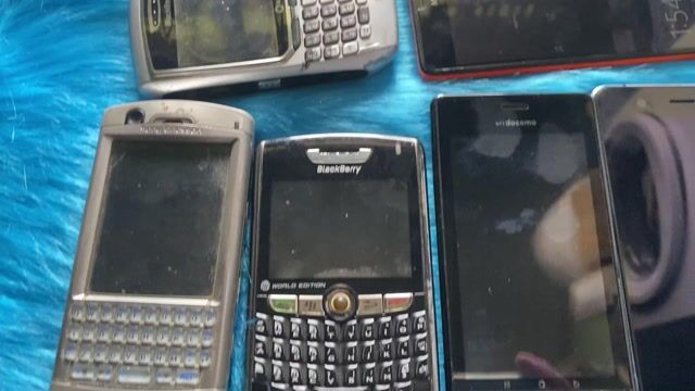 Sony Ericsson P990i Bạc Giao Lưu. Mua bán Điện thoại tại Thành phố Thủ Đức Tp Hồ Chí Minh được đăng bởi HD MEDIA HCM hình 1