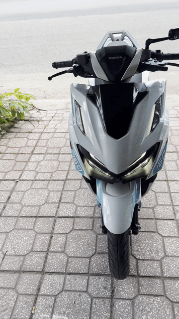Vario 160cc CBS 2023 Trắng 8600 km Chính chủ. Mua bán Xe máy tại Quận Ninh Kiều Cần Thơ được đăng bởi PHỤNG PRO MOBILE CAN THO hình 1