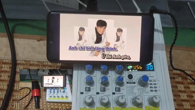 Mixer âm thanh MICKLE Trắng. Mua bán Tivi, Âm thanh tại Huyện Bến Cầu Tây Ninh được đăng bởi Cu Rảnh hình 1