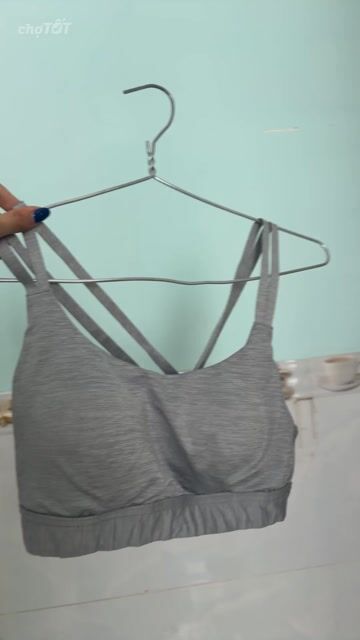 Áo bra thể thao UNDER ARMOUR Xám size 34. Mua bán Quần áo tại Quận 12 Tp Hồ Chí Minh được đăng bởi Phạm Xuân Minh Ngọc hình 1