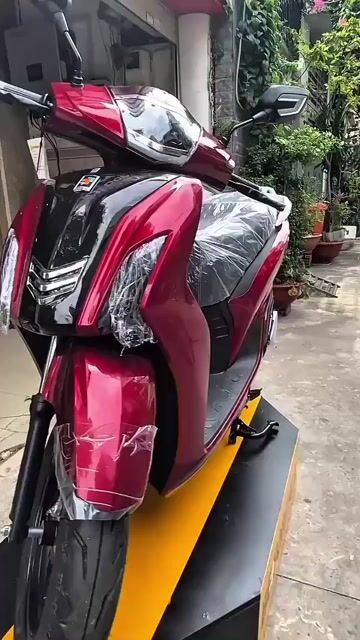 🍷 XE SH ĐIỆN ĐỎ MẬN – ĐẸP CHẤT NGẤT - NHÌN LÀ SAY!. Mua bán Xe điện tại Quận Bình Tân Tp Hồ Chí Minh được đăng bởi Xe Điện Song Đan  Before NPP MN hình 1