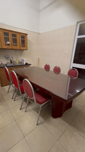 Bàn họp gỗ kính cường lực 1m2x2m4 mới đẹp. Mua bán Đồ dùng văn phòng tại Quận Hà Đông Hà Nội được đăng bởi LAN ANH hình 1