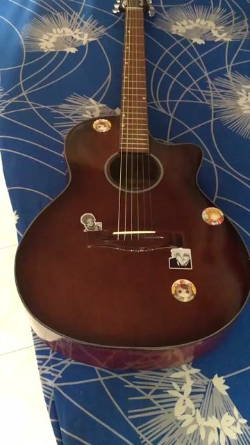 Đàn guitar gỗ Nâu zin nguyên đẹp keng như hình đây. Mua bán Nhạc cụ tại Thành phố Biên Hòa Đồng Nai được đăng bởi Nhan nha  hình 1