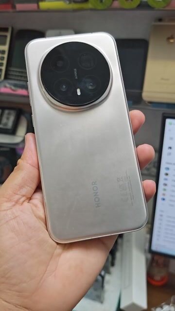 Honor Magic 8 Pro 512GB Vàng. Mua bán Điện thoại tại Thành phố Biên Hòa Đồng Nai được đăng bởi Cao Trí hình 1