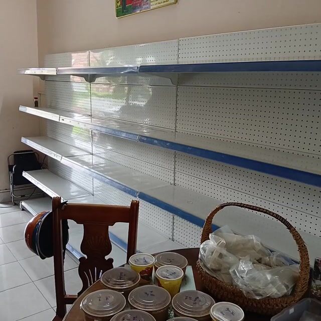 Kệ hàng Kim loại Trắng, Xanh Mới nguyên. Mua bán Tủ, kệ gia đình tại Quận Bình Thuỷ Cần Thơ được đăng bởi Nguyễn Cảnh Hoà hình 1