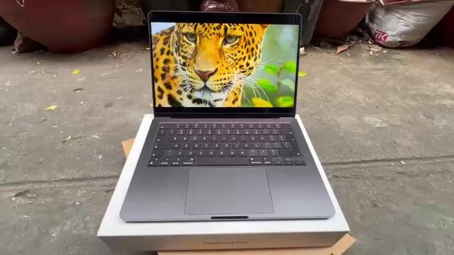 MacBook 14 M3Pro BLACK / 18GB / 2TB / KÈM BOX ZIN . Mua bán Laptop tại Quận 3 Tp Hồ Chí Minh được đăng bởi Tèo hình 1