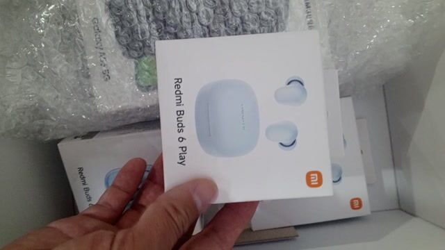 Tai nghe Xiaomi Redmi Buds 6 Xanh. Mua bán Tivi, Âm thanh tại Quận 7 Tp Hồ Chí Minh được đăng bởi Hiếu Lê hình 1