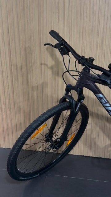 Xe đạp địa hình Giant Roam 2 Disc. Mua bán Xe đạp tại Quận 3 Tp Hồ Chí Minh được đăng bởi Xuân Hồ hình 1