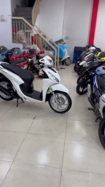 Honda Vision 2025 Trắng 3000km.Xe như Head. Mua bán Xe máy tại Quận 6 Tp Hồ Chí Minh được đăng bởi Cửa Hàng Xe Máy Hoà Bùi hình 1