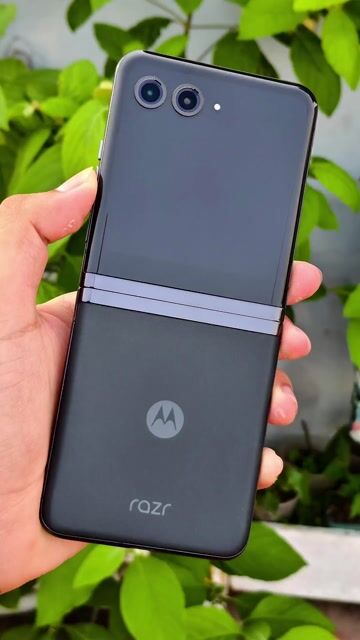 Máy Gập Chất - Motorola Razr 40 Ultra 5G, 256GB.... Mua bán Điện thoại tại Quận Thanh Xuân Hà Nội được đăng bởi Em Vũ PlayMobile hình 1