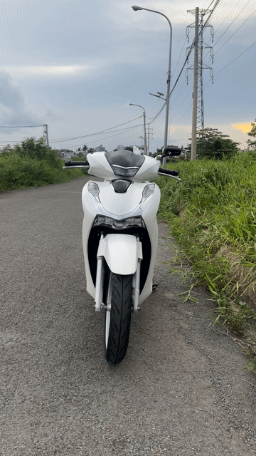 Honda SH 125i ABS 2023 Trắng 15.000 km. Mua bán Xe máy tại Quận 8 Tp Hồ Chí Minh được đăng bởi Tín Trần  hình 1