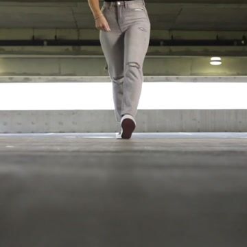 Chaussure de skate sans lacets Vans - Léopard video thumbnail
