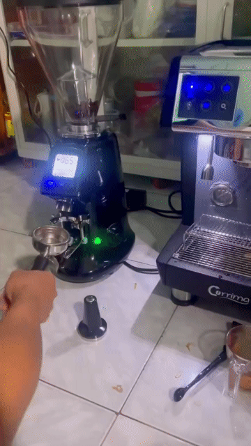 Máy pha cà phê Corrima 3200B Đen. Mua bán Bếp, lò, đồ điện nhà bếp tại Thị xã Bến Cát Bình Dương được đăng bởi Nguyễn Văn Hùng hình 1