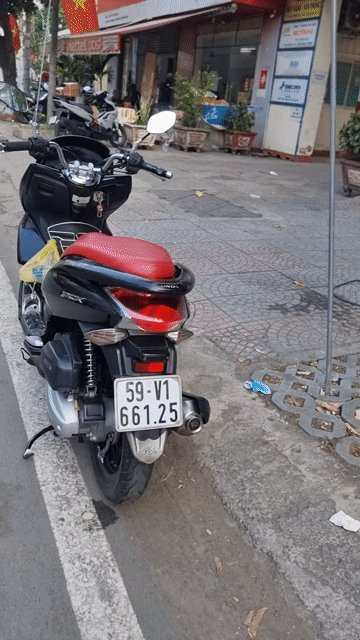 Honda PCX FI Đen bóng. Mua bán Xe máy tại Quận Bình Thạnh Tp Hồ Chí Minh được đăng bởi Đặng Văn Tú hình 1