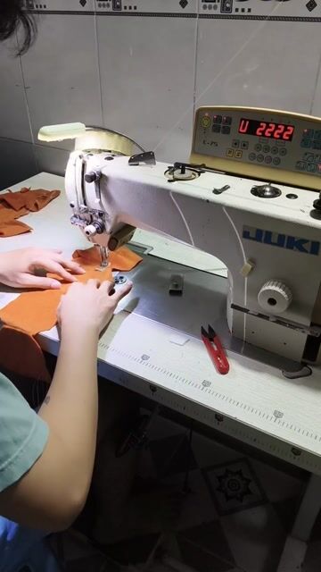 Máy may công nghiệp Juki Điện tử Trắng Vàng. Mua bán Đồ chuyên dụng, Giống nuôi trồng tại Thành phố Thuận An Bình Dương được đăng bởi Binh Van hình 1