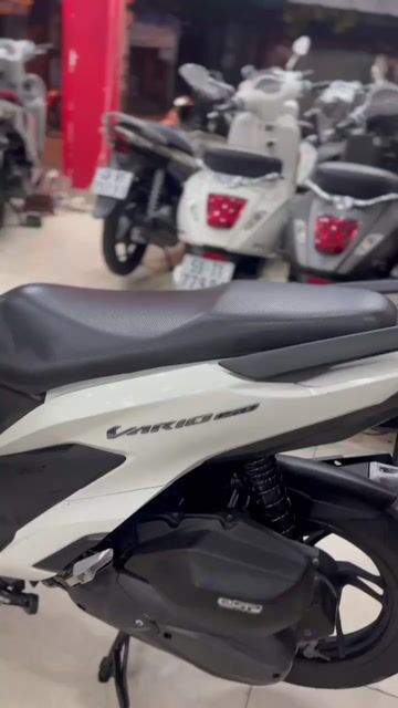 Honda Vario 2020-150.150.150. Trắng 18000 km. Mua bán Xe máy tại Quận 6 Tp Hồ Chí Minh được đăng bởi Cửa Hàng Xe Máy Hoà Bùi hình 1