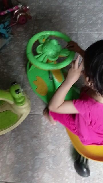 Xe lắc trẻ em có nhạc. Mua bán Mẹ và bé tại Huyện Bình Chánh Tp Hồ Chí Minh được đăng bởi Minh Thư hình 1