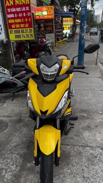 Honda Winner 2018 màu Vàng. Mua bán Xe máy tại Thành phố Dĩ An Bình Dương được đăng bởi CHị Hà hình 1