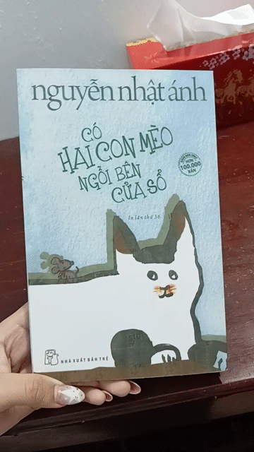 Sách Có Hai Con Mèo Ngồi Bên Cửa Sổ. Mua bán Sách tại Thành phố Nha Trang Khánh Hòa được đăng bởi Lê Trịnh Nghi Dung hình 1