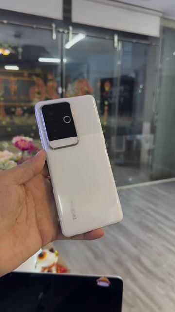 Realme GT6 snap 8 gen 3. hỗ trợ trả góp. Mua bán Điện thoại tại Huyện Đồng Phú Bình Phước được đăng bởi Linh Mobile Đồng Phú  Đồng Xoài  Bình Phước hình 1