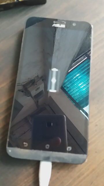 ASUS Z00AD, Bị Hư Nút Nguồn, ROM 32GB, RAM 4GB. Mua bán Điện thoại tại Quận 3 Tp Hồ Chí Minh được đăng bởi PHT hình 1
