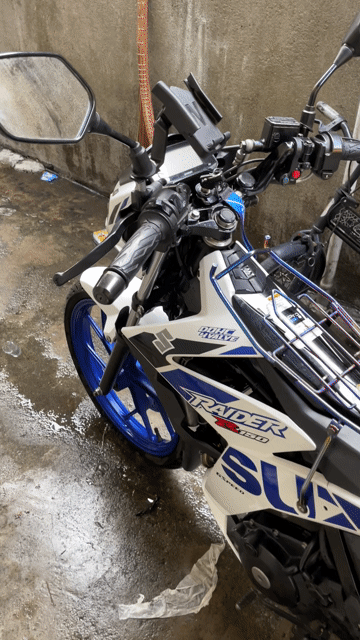 Suzuki Raider Trắng 2020 25000 km. Mua bán Xe máy tại Thành phố Thủ Dầu Một Bình Dương được đăng bởi Hy Bùi hình 1