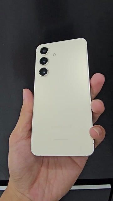 Samsung S24 5G 256GB Chính Hãng Vàng titan Fullbox. Mua bán Điện thoại tại Thành phố Thủ Đức Tp Hồ Chí Minh được đăng bởi Hùng Lâm hình 1