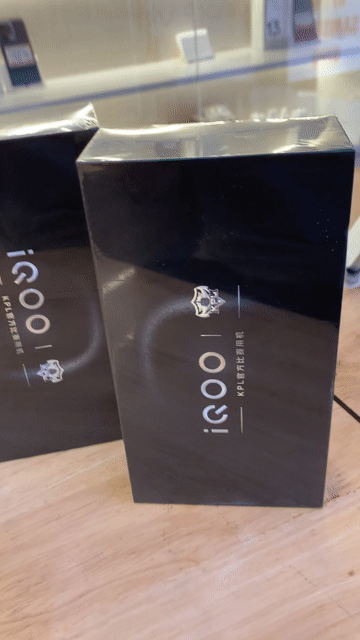 IQOO 15 5G 12/256GB Newseal mới 100% CÓ SHIP COD. Mua bán Điện thoại tại Quận Ninh Kiều Cần Thơ được đăng bởi shop một chín tám tám hình 1