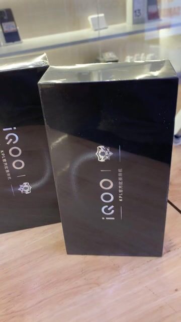 IQOO 15 5G 12/256GB Newseal mới 100% CÓ SHIP COD. Mua bán Điện thoại tại Quận Ninh Kiều Cần Thơ được đăng bởi shop một chín tám tám hình 1