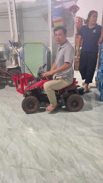 Xe điện trẻ em màu Đỏ. Mua bán Xe điện tại Huyện Củ Chi Tp Hồ Chí Minh được đăng bởi Phuc hình 1