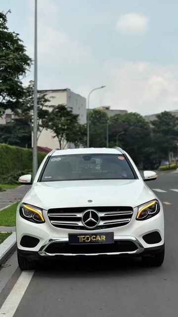 Mercedes Benz GLC 2019 200 - 74000 km. Mua bán Ô tô tại Quận Bình Tân Tp Hồ Chí Minh được đăng bởi Huỳnh Thiên Bảo hình 1