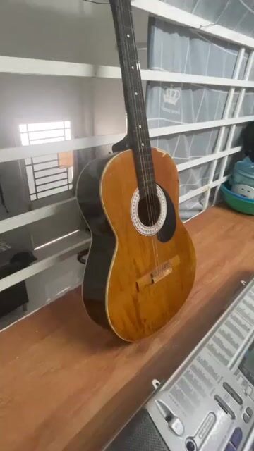 Đàn guitar Gỗ Nâu, Đen. Mua bán Nhạc cụ tại Quận Cái Răng Cần Thơ được đăng bởi Bảo kaka nhà thuê cần thơ hình 1