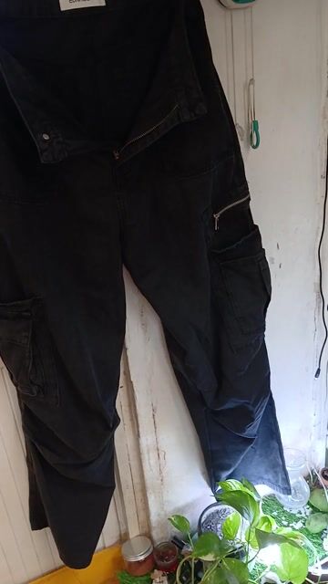 Quần Cargo Kaki Đen Size 29. Mua bán Quần áo tại Quận 1 Tp Hồ Chí Minh được đăng bởi Sơn 2Hand hình 1