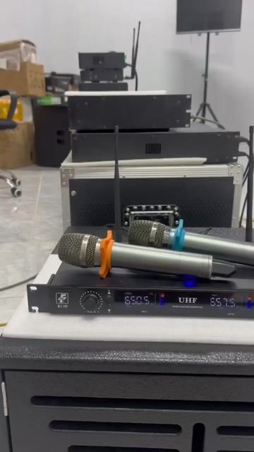 Micro không dây Ki10 Xám Kim loại. Mua bán Tivi, Âm thanh tại Huyện Phong Điền Cần Thơ được đăng bởi Phong Vũ Audio Cần Thơ hình 1