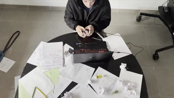 Pris la main dans le sac