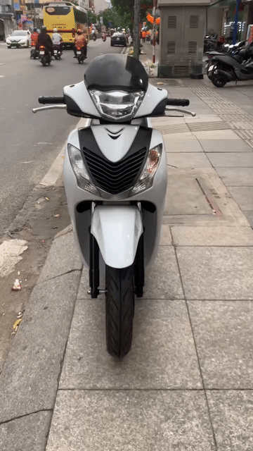 Honda SH 150 2018 Trắng Đã sử dụng. Mua bán Xe máy tại Quận Tân Phú Tp Hồ Chí Minh được đăng bởi Tuanduy hình 1