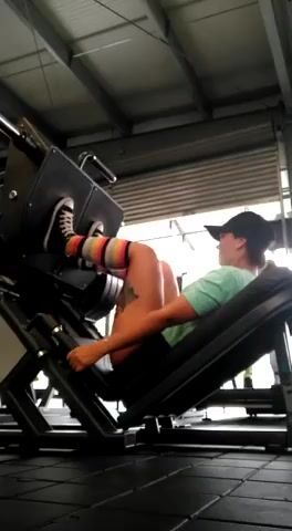 Model - AprilJenkins feet