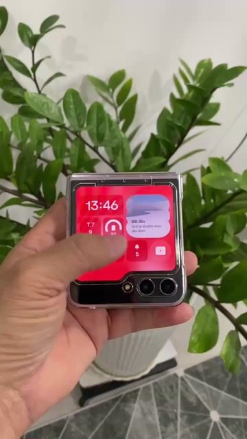 Samsung Z Flip 5 8GB/256GB Mỹ 2 sim. Mua bán Điện thoại tại Quận 12 Tp Hồ Chí Minh được đăng bởi Thanh Dat hình 1