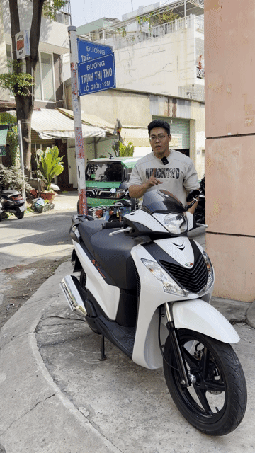 Phụ tùng dàn áo Honda SH kiểu Ý 2012 hàng sx. Mua bán Phụ tùng xe tại Quận Tân Phú Tp Hồ Chí Minh được đăng bởi Sang Nguyễn hình 1