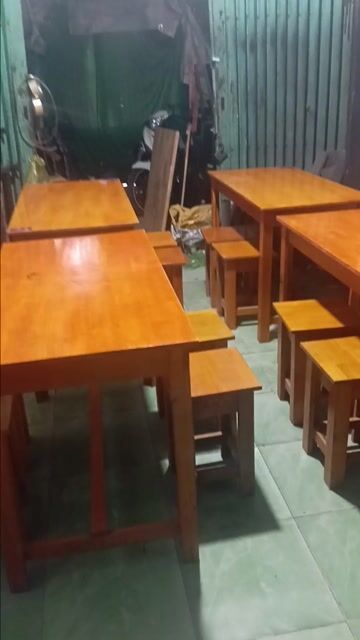 4 bộ bàn ghế gỗ quán cơm,bún,phở...đẹp. Mua bán Bàn ghế tại Quận Gò Vấp Tp Hồ Chí Minh được đăng bởi Bùi Văn Dũng hình 1
