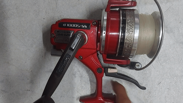Máy câu cá Daiwa SS5000LB 12000 Đỏ. Mua bán Đồ thể thao, Dã ngoại tại Quận 10 Tp Hồ Chí Minh được đăng bởi Lee Bush hình 1