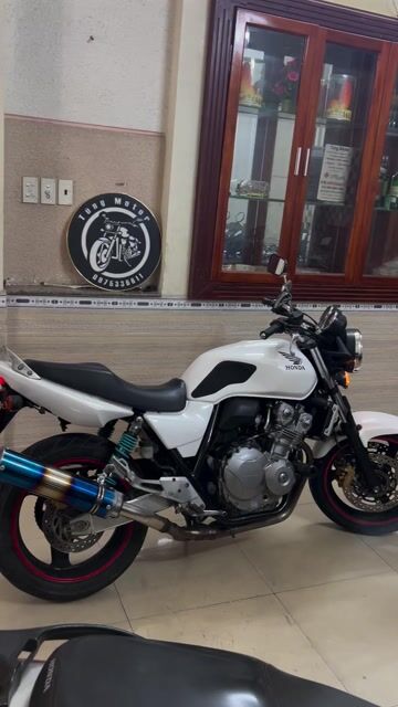 Honda CB400 Revo Fi 2008 Trắng. Mua bán Xe máy tại Quận Gò Vấp Tp Hồ Chí Minh được đăng bởi Minh Tùng hình 1