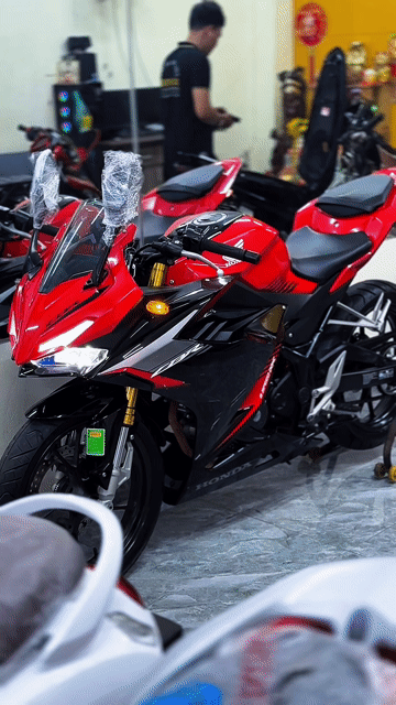 Honda CBR 150R 2021 Đỏ đen. Mua bán Xe máy tại Quận Cẩm Lệ Đà Nẵng được đăng bởi XE MÁY XUÂN TRUNG                      Bán Xe Trả Góp hình 1