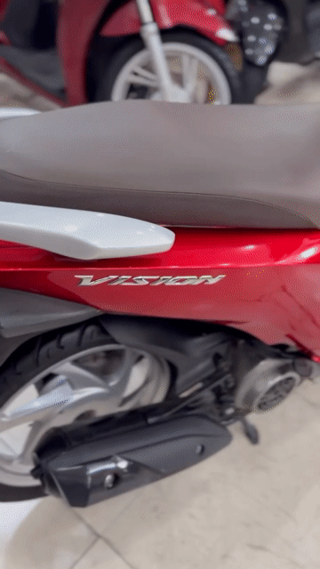 Honda Vision 2017 Đỏ Sport.Xe đẹp máy chất.BSTP. Mua bán Xe máy tại Quận 6 Tp Hồ Chí Minh được đăng bởi Cửa Hàng Xe Máy Hoà Bùi hình 1